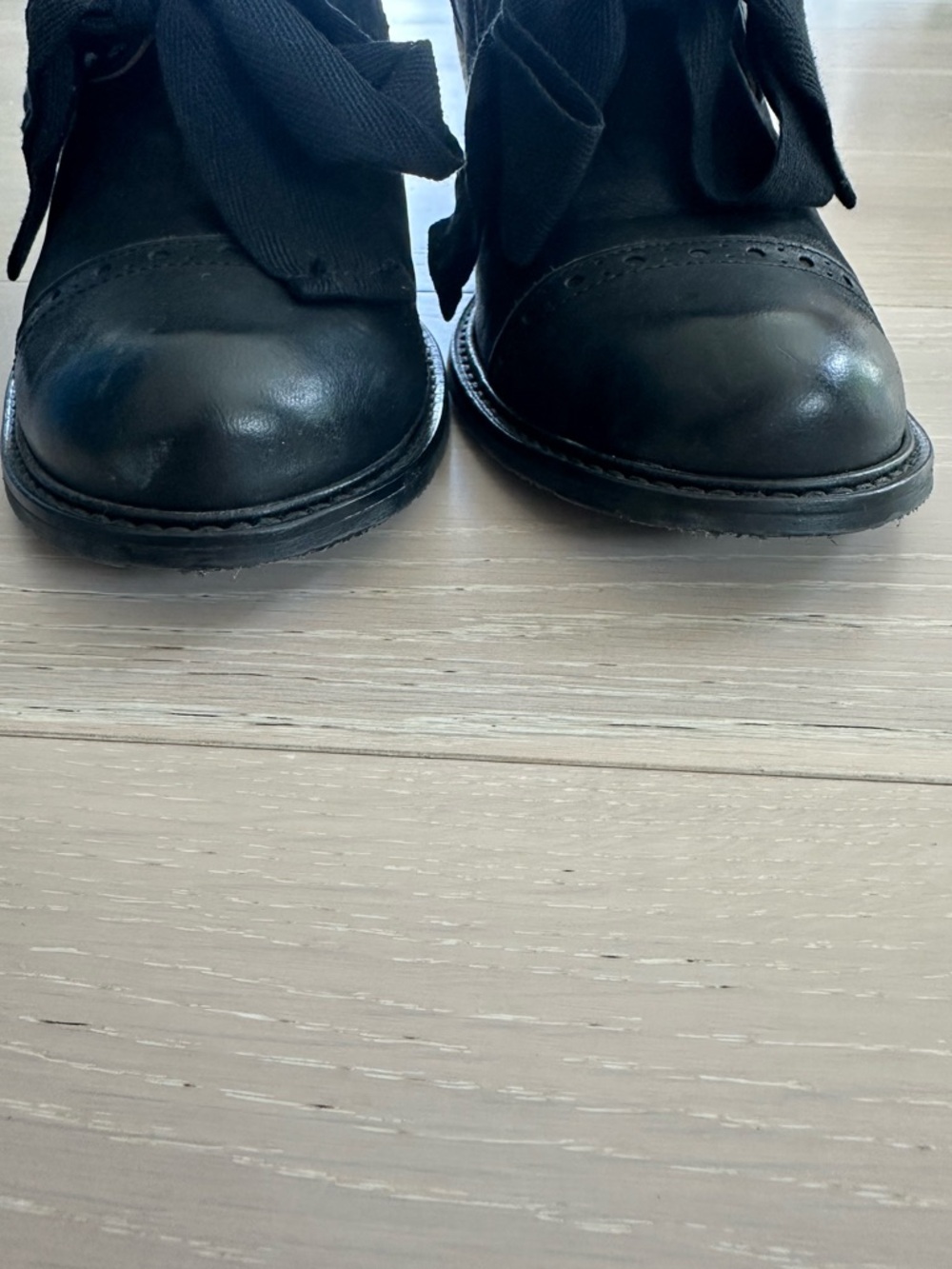 John Fluevog Black Leather Lace-Up Chunky Heel Ankle Booties with Ribbon Laces - Picture 4 of 11